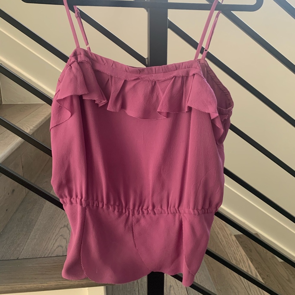 Hinge ruffle tank